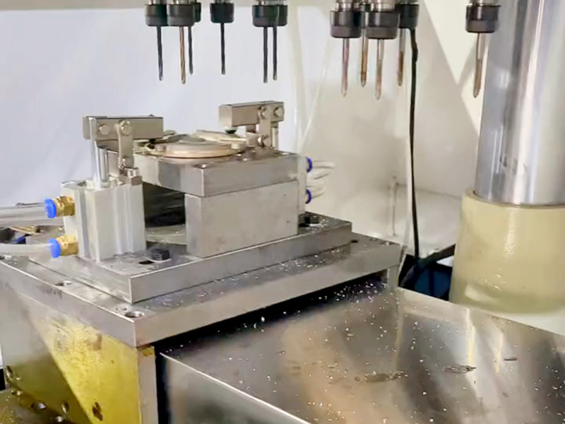 高速鉆攻機(jī)好不好？設(shè)備特點(diǎn)！