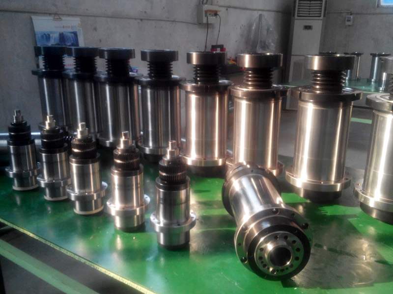 數控加工中心主軸為何能轉能定位?