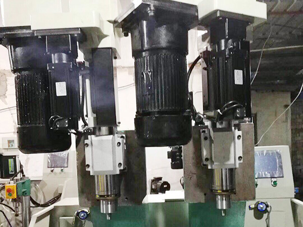 鉆孔機怎么安裝？玻璃鉆孔機爆孔裂孔原因是什么？