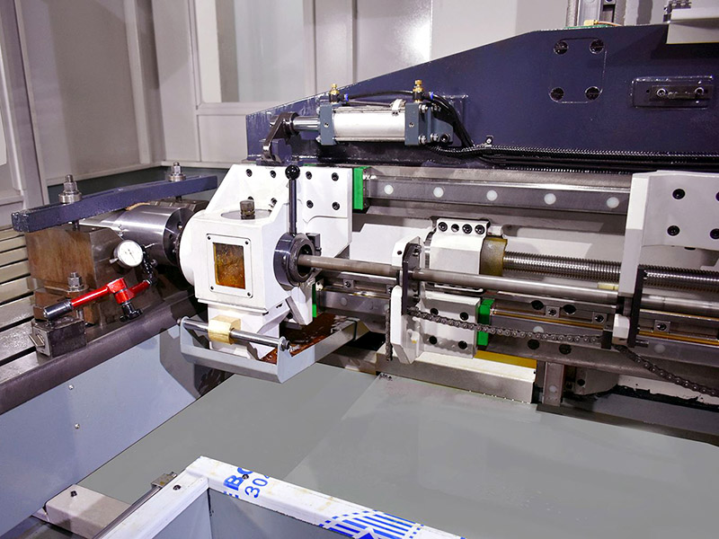 深孔鉆機(jī)床使用的油多久換一次?